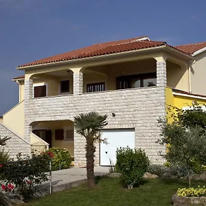 Bratti Apartment